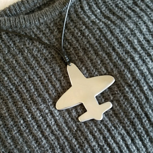 xSOLD OUTx•Silvertone ✈ statement necklace•blk. cord•NWT • - Picture 5 of 15